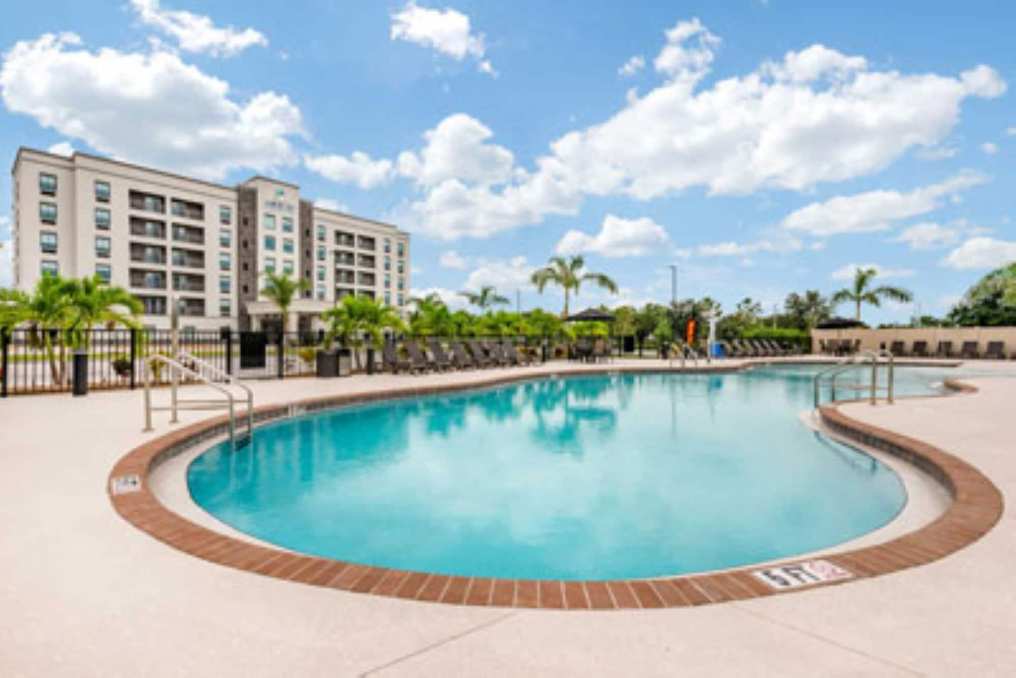 Ameniti Bay - Best Western Signature Collection Fruitville Ngoại thất bức ảnh