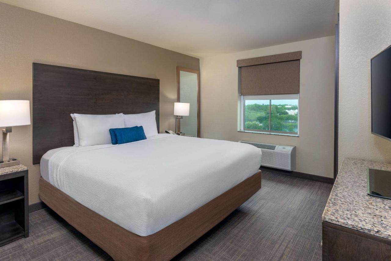 Ameniti Bay - Best Western Signature Collection Fruitville Ngoại thất bức ảnh