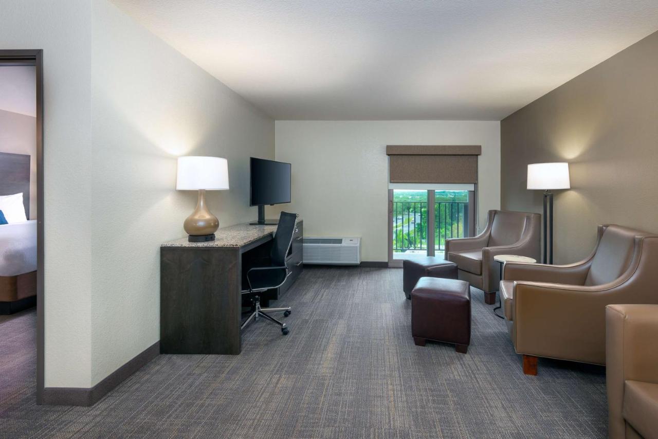 Ameniti Bay - Best Western Signature Collection Fruitville Ngoại thất bức ảnh