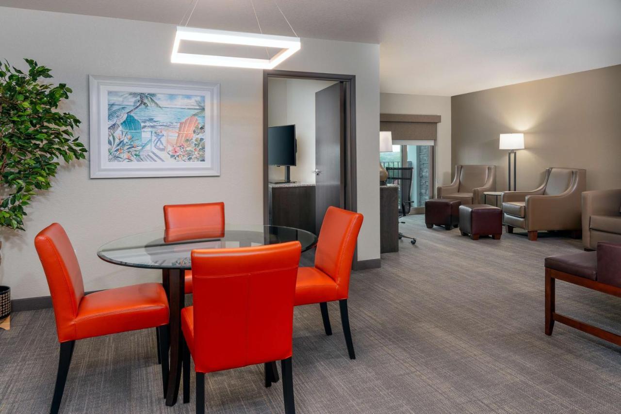 Ameniti Bay - Best Western Signature Collection Fruitville Ngoại thất bức ảnh