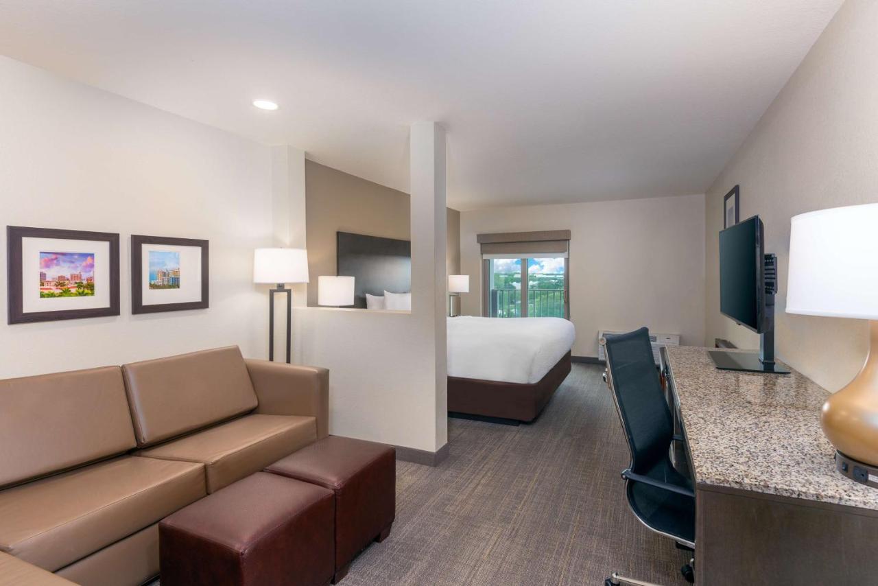 Ameniti Bay - Best Western Signature Collection Fruitville Ngoại thất bức ảnh